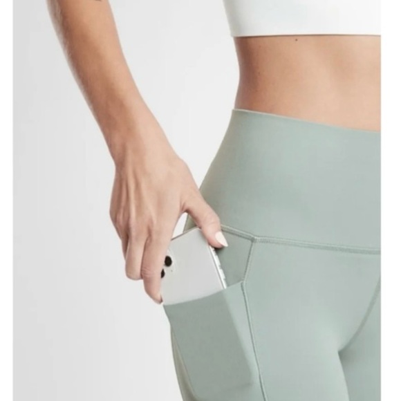 Athleta Women's Sage Green Stash Packets Leggings - Picture 2 of 6